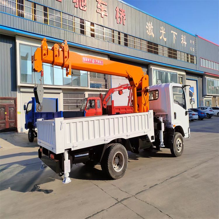 新邱区三轮随车吊定制 农用改装机自备吊中瑞长期出售